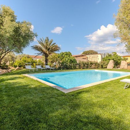 Ferienwohnung Stazzo San Teodoro L'Olivastro Piscina Condivisa Exterior foto