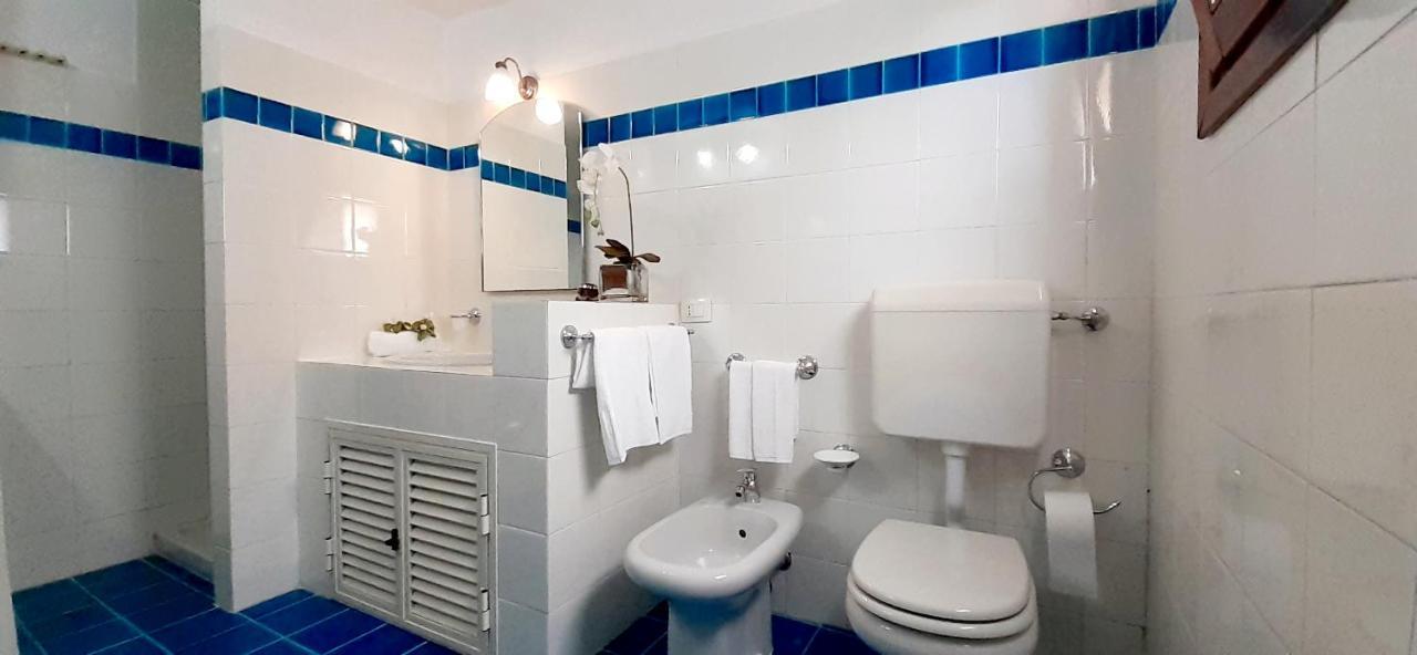 Ferienwohnung Stazzo San Teodoro L'Olivastro Piscina Condivisa Exterior foto