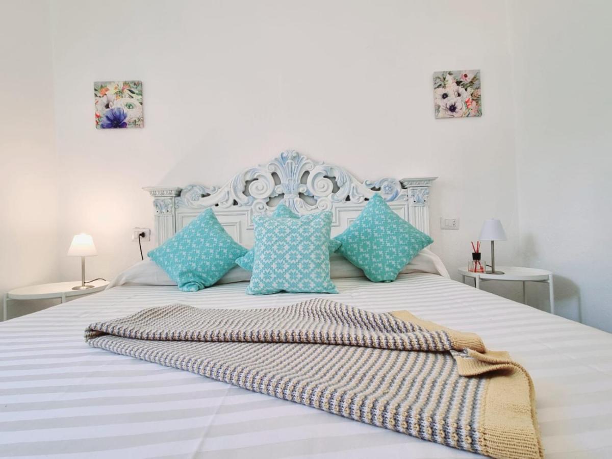 Ferienwohnung Stazzo San Teodoro L'Olivastro Piscina Condivisa Exterior foto