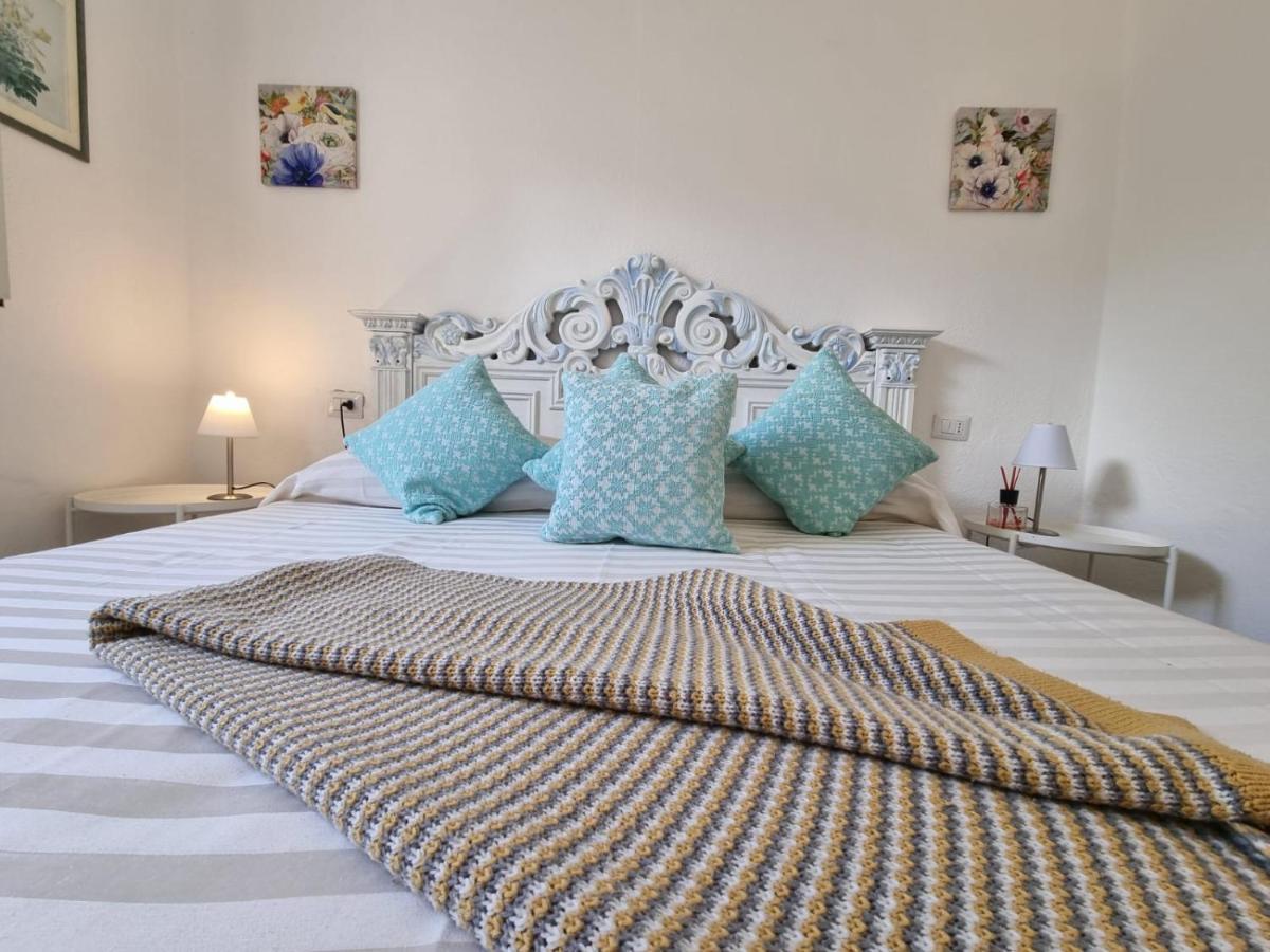 Ferienwohnung Stazzo San Teodoro L'Olivastro Piscina Condivisa Exterior foto